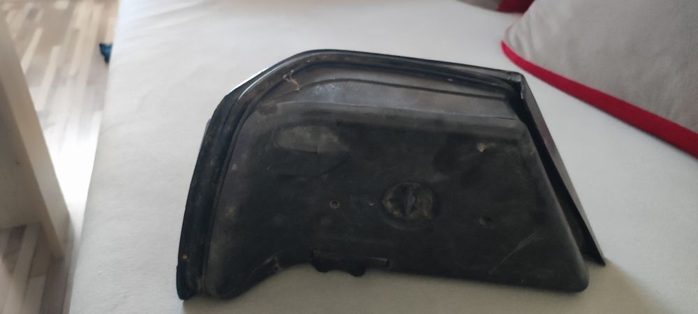 Продавам десен стоп за 124 Мерцедес