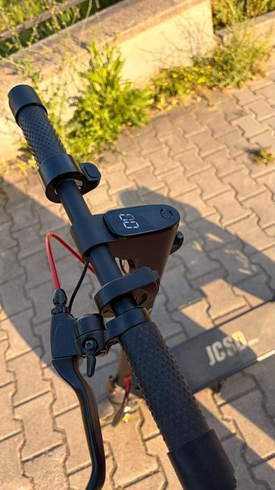 Vând trotinetă electrică JCSD X 8 PRO