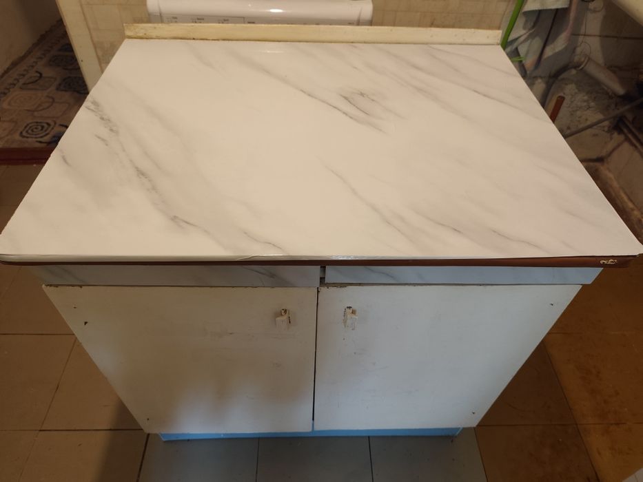 Стол для кухни с ящиками