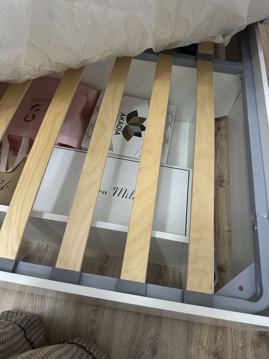 Кровать с матрасом