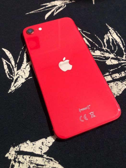 Продам iphone se2020 red