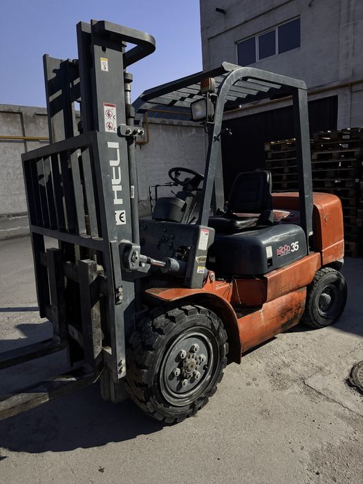 Вилочный погрузчик Кара