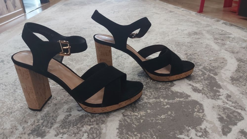 Босоножки женские