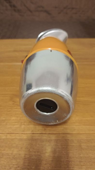 Продавам стари термуси от времето преди 1990 г.