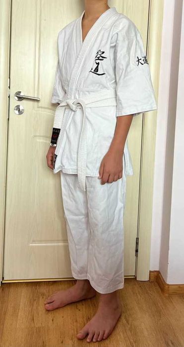 Продавам кимано за бойни изкуства 160-170