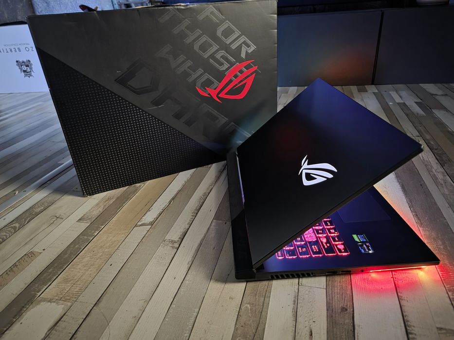 Asus Rog Strix 17 inch RTX 3050 TI