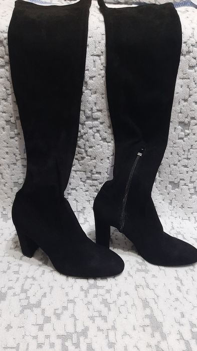 Cizme lungi marimea 36.inaltime toc 8,5 cm