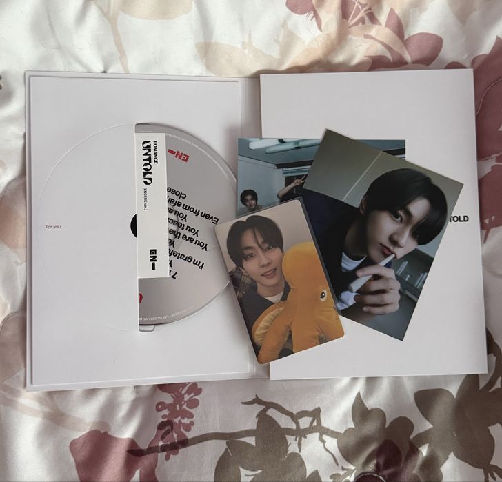 официални албуми и фотокартички