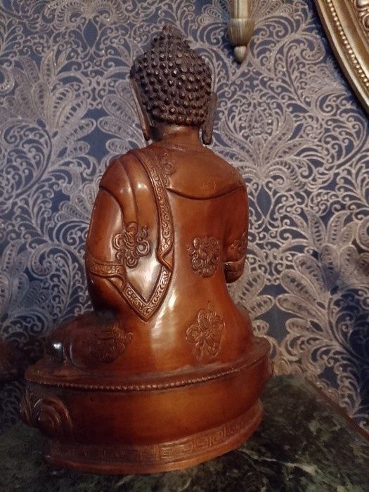 Sculptura Budhha bronz masiv de dimensiuni impresionante piesa cu o lucrătura de o foarte mare finețe,tara de proveniență India