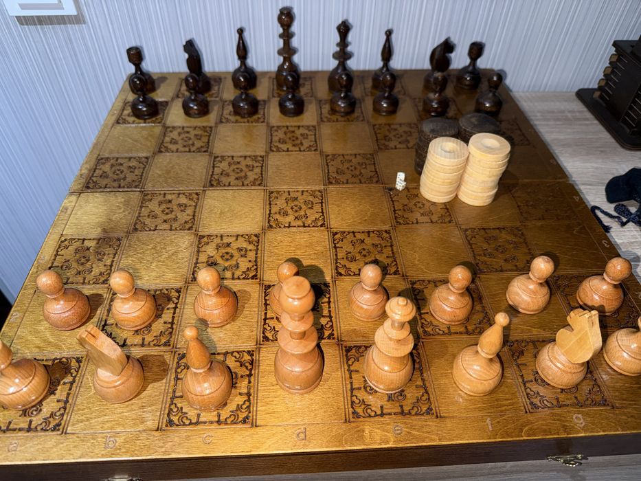 дървен комплект за шах и табла с ръчна изработка