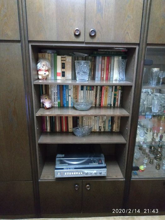 Продаётся импортная немецкая стенка.