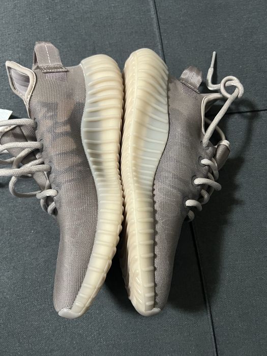 YEEZY boost 350 v2