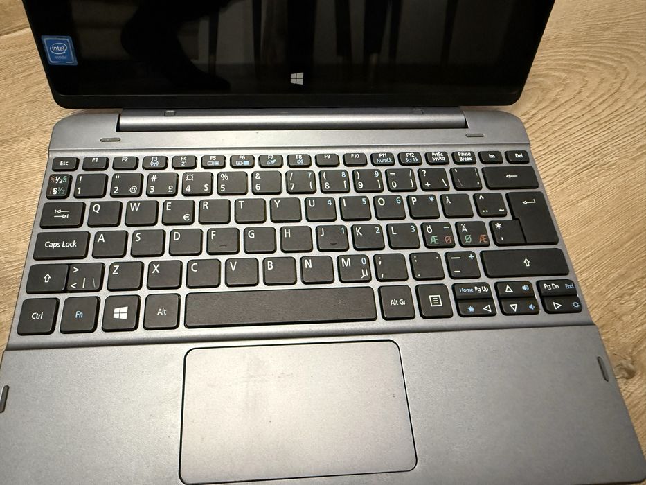 Laptop/tableta Acer Switch One 10 N15P2 – funcțional