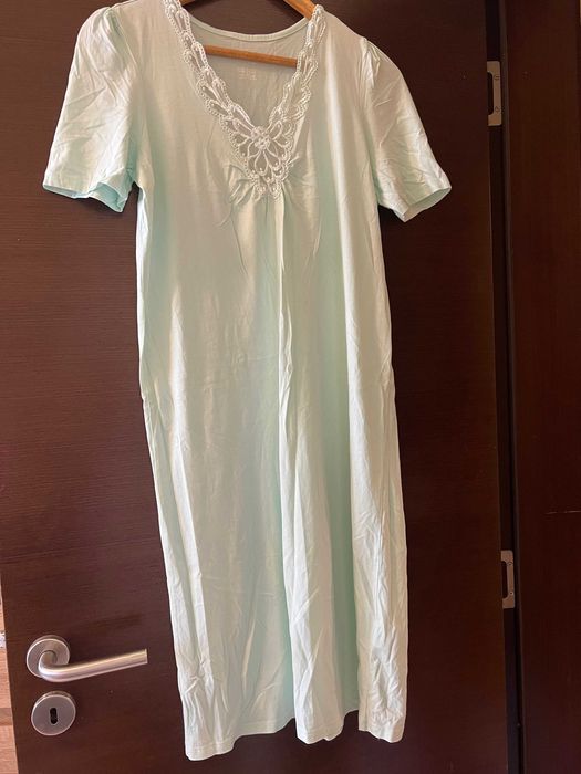 НОВА дамска нощница с бродерия