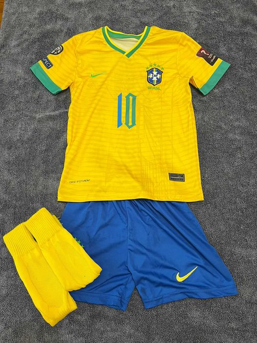 Детски футболни екипи - Ливърпул, Реал М, Франция, Белгия, Бразилия