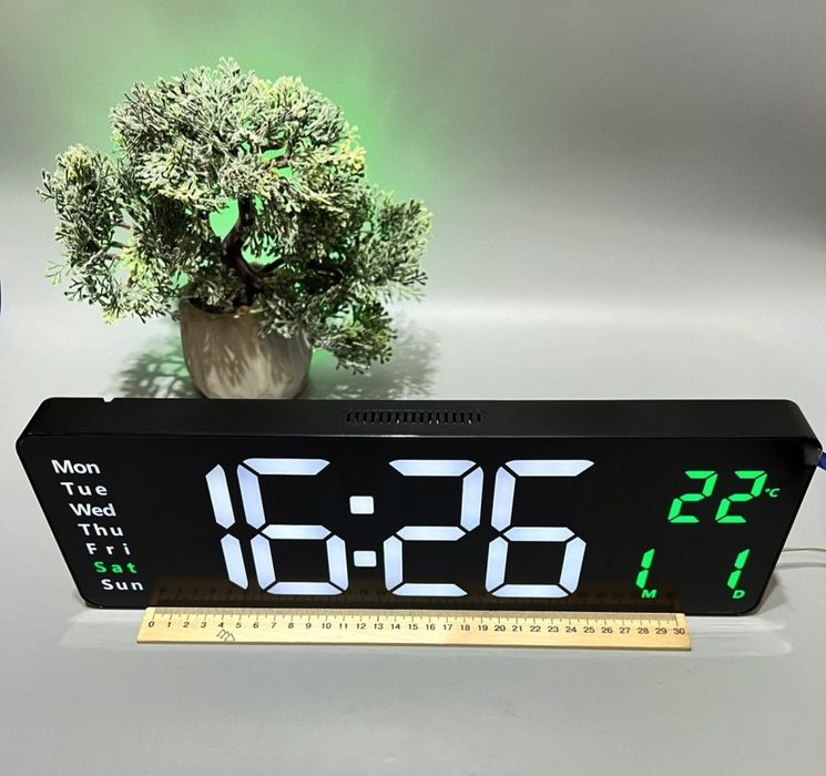 Большие стильный электронные часы на стену с пультом  модел DS-6626