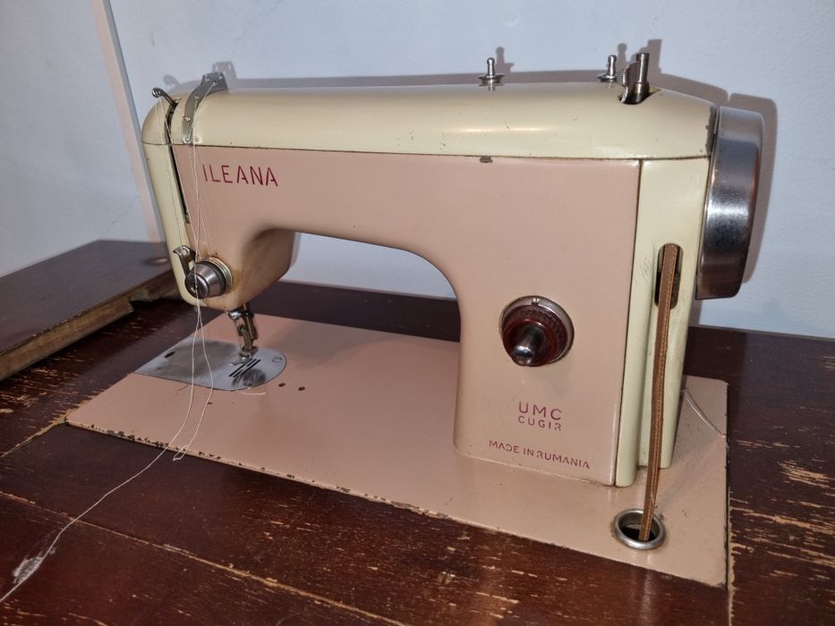Mașina de cusut Ileana manuala vintage