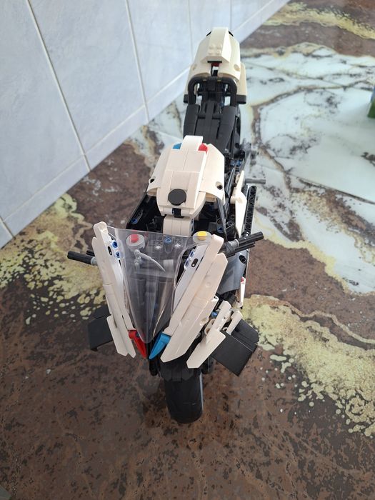 LEGO Technic BMW M 1000 RR