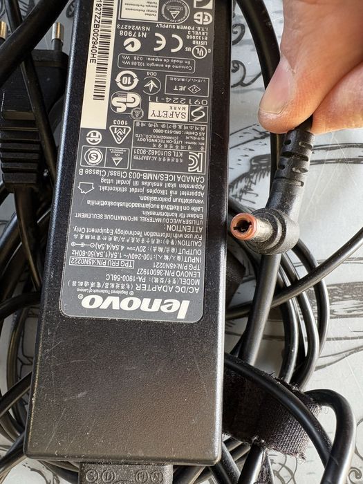 Зарядни устройства за лаптопи