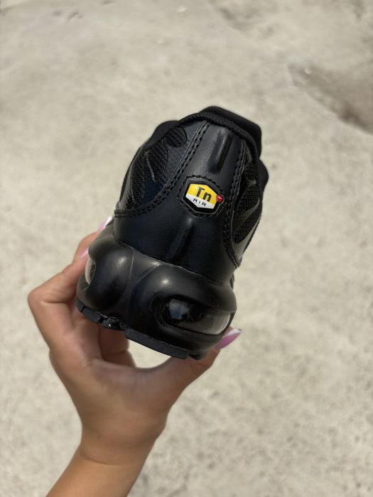 TN  Triple Black