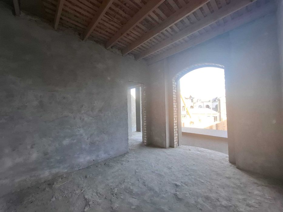 Продаётся трёхуровневая коробка в элитной махале