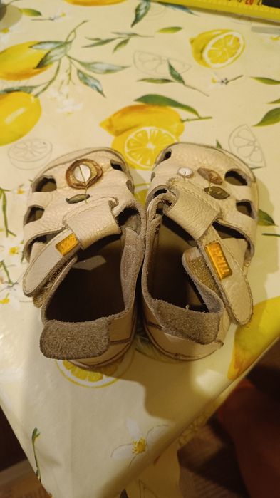 Боси обувки различни марки и номера