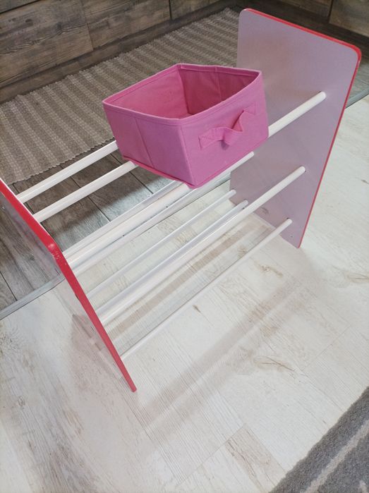 Етажерка за детски играчки