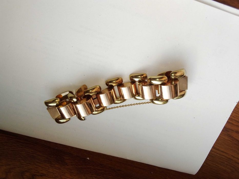 Златна гривничка