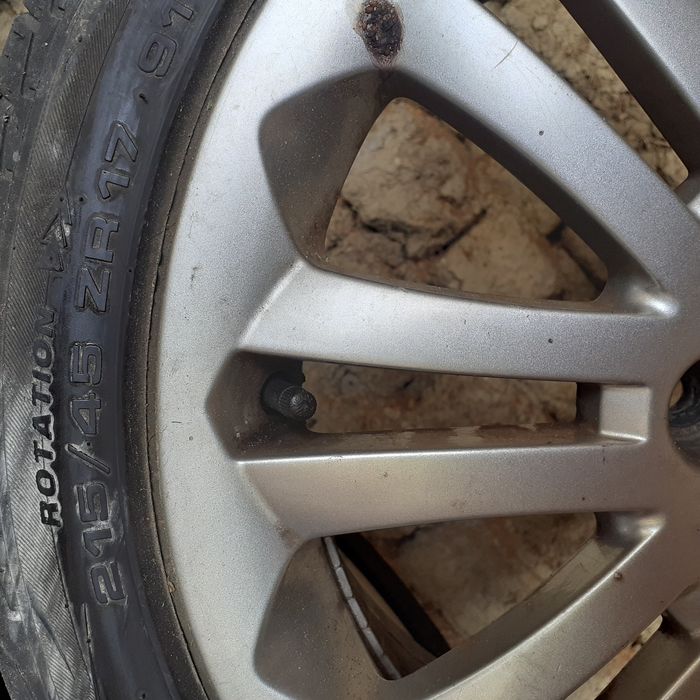 Джантите са за мицобиши гумите са 17-ки 215/45.!