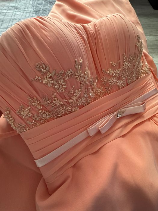 Бална Рокля - цвят праскова