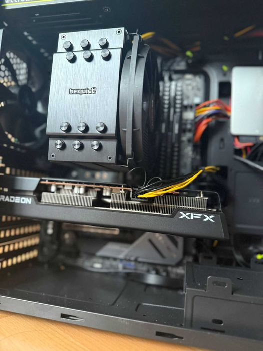 PC Gaming CPU Ryzen 7 3800XT GPU RX 6600XT