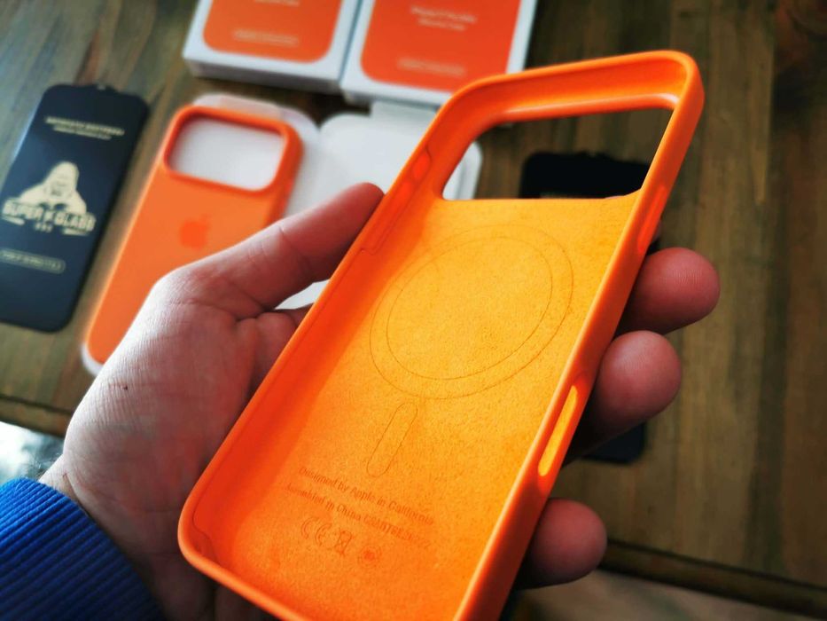 Husa silicon + folie sticla pt Apple Iphone 17 pro / 17 Max orange