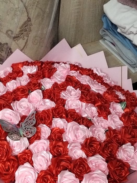 101 роза из лент