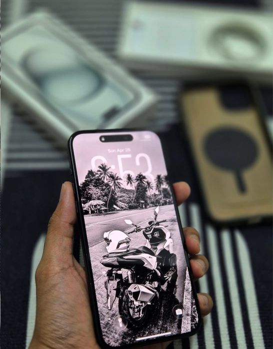iPhone 15 PLuS impecabil ca NOU de 128 GB