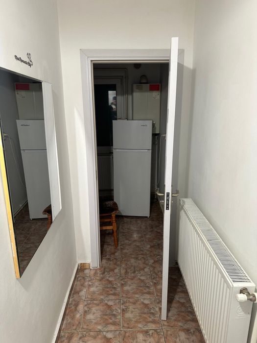 Garsoniera de vanzare / de închiriat