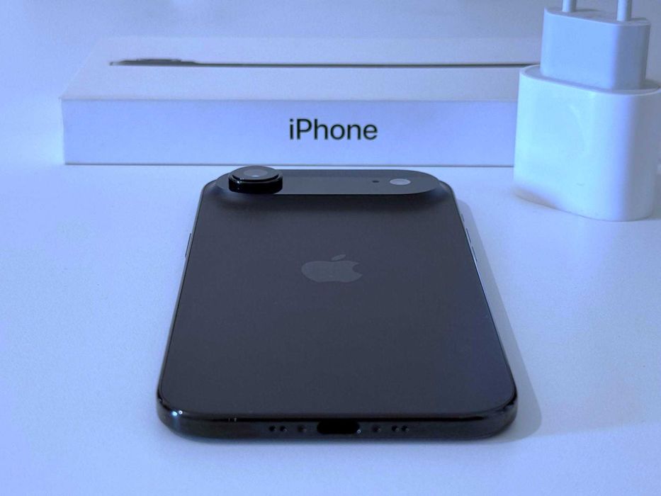 Бартер! 19м.Гаранция! Kaто НОВ! iPhone ( 17 ) Air Space Black (Черен) 100% Батерия + Адаптер.