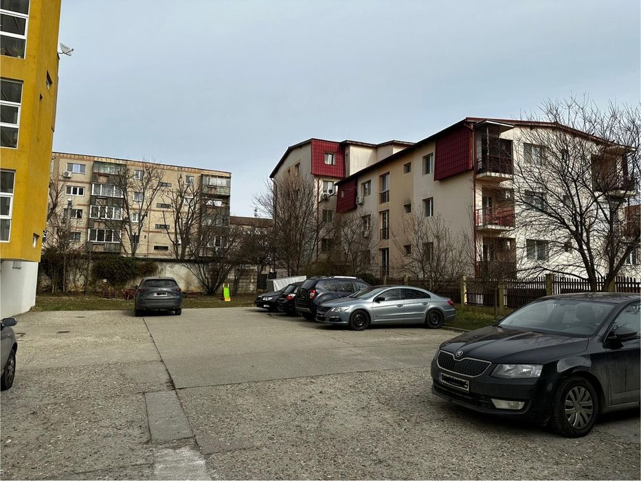 Proprietar,închiriez apartament cu 3 camere,suprafata de 90 metri ,et.1,în Timișoara,zona Lipovei,vis-a-vis de spatiul fostului restaurant  Caprice.
