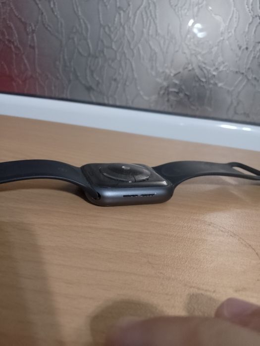 Apple Watch Series 4 и ако искате зарядно  +5 евро