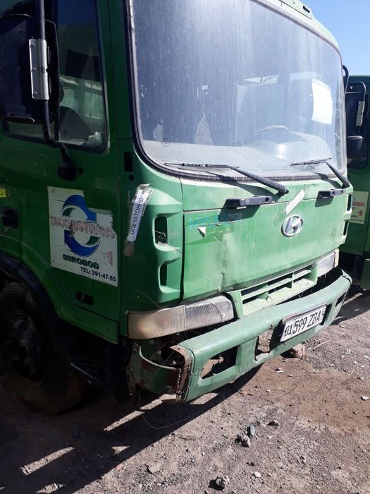 Продаётся фары от хюндай HD 120  ПОЛНЫЙ КОМПЛЕКТ ПРАВЫЙ И ЛЕВЫЙ ФАРЫ