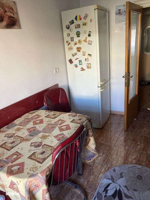 Ap. 3 camere decomandat, zona Dacia–73mp, centrală proprie, 2băi, boxă