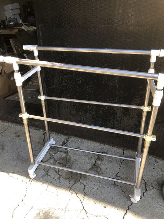 Вешалки напольные для одежды