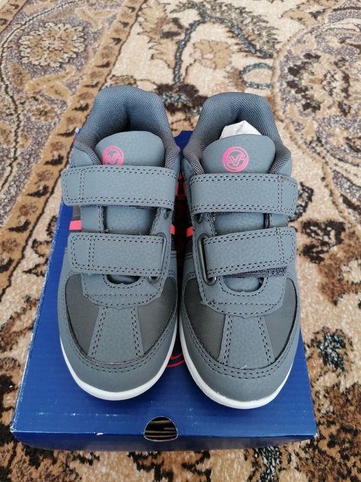Adidași mărimea 31, 32, 33