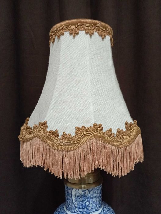 Красиви старинни лампи с абажури - лампа