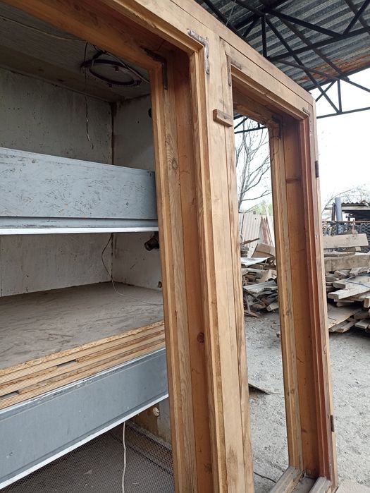 Оконная рама, деревянная