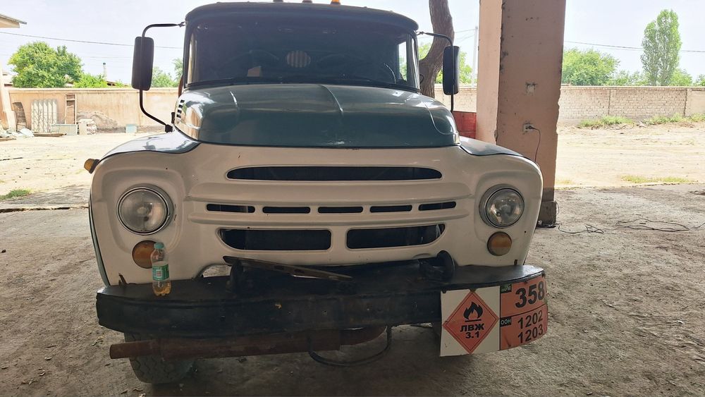 Zil 130 binzavoz
