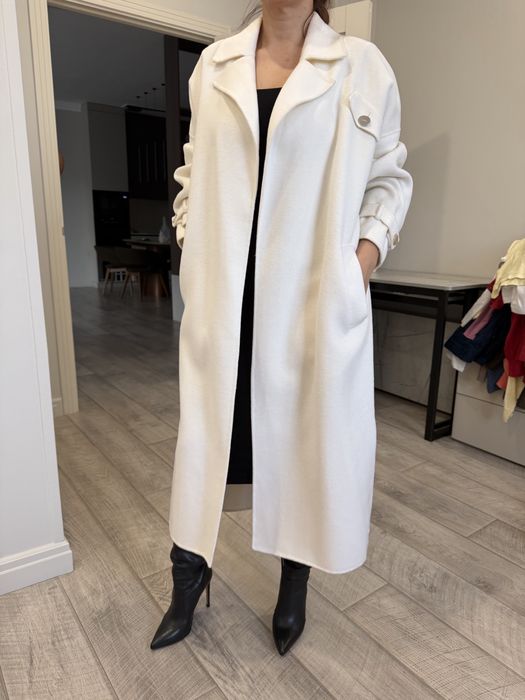 Белое пальто Lui Jo