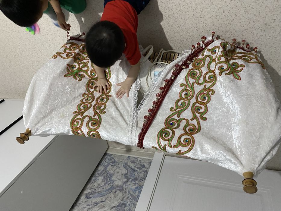 Продам бесік для девочки, есть все необходимое