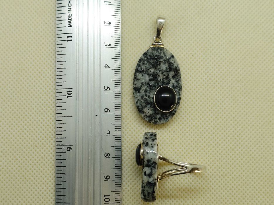 Set inel + pandantiv din argint cu piatră alb-negru și onix