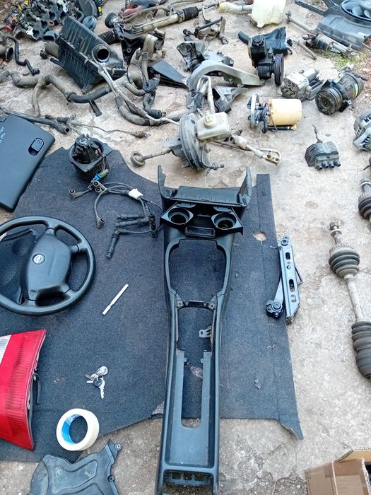 Продавам на части от Опел вектра Б 1.6 16в101кс екотек