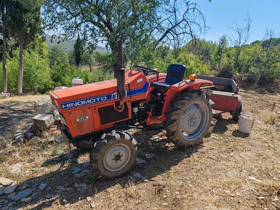 Трактор Hinomoto E184